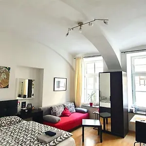 Msq Diana - 10 Min From City Center - Free Coffee And Tea - High Speed Internet Apartment